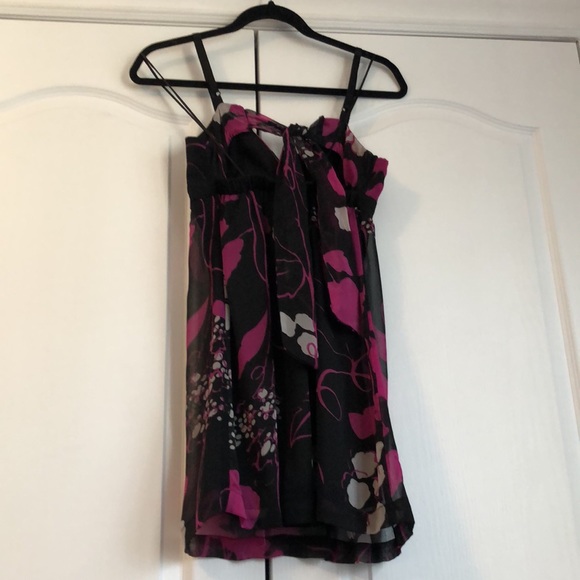 Guess dress pink and white floral on black built in bra with back tie up Sz 0 - Picture 2 of 9